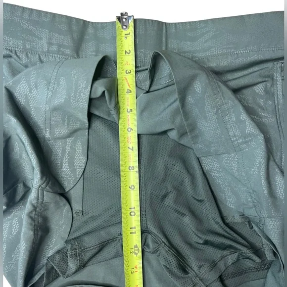 Orvis Size XL Green Camo Embossed Print Active Performance Skort Womens - Picture 13 of 15